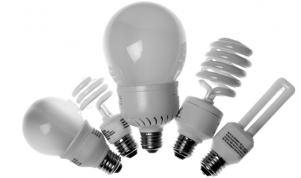 ماهي انواع المصابيح الكهربائية واستخداماتها؟